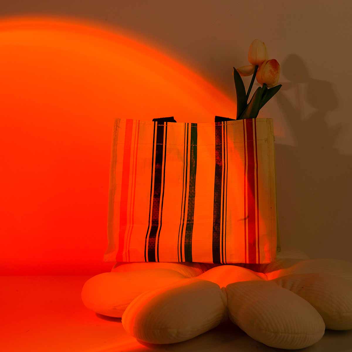 サンセットプロジェクションライトリモコン付き16色アンビエン - Sunset Lamp Projection のレビューと価格
